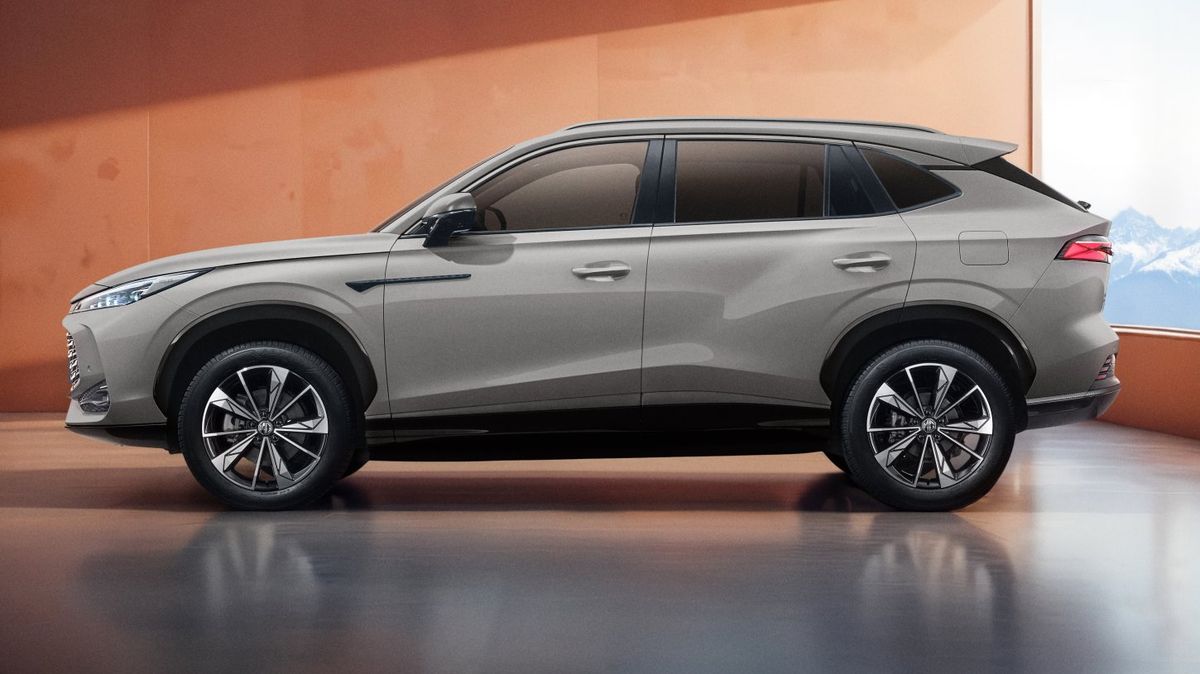 Nový motor rodinného SUV MG je tajný tip pro svižné řidiče i spořílky. Má 224 koní a jezdí za pět a půl, přitom nestojí moc